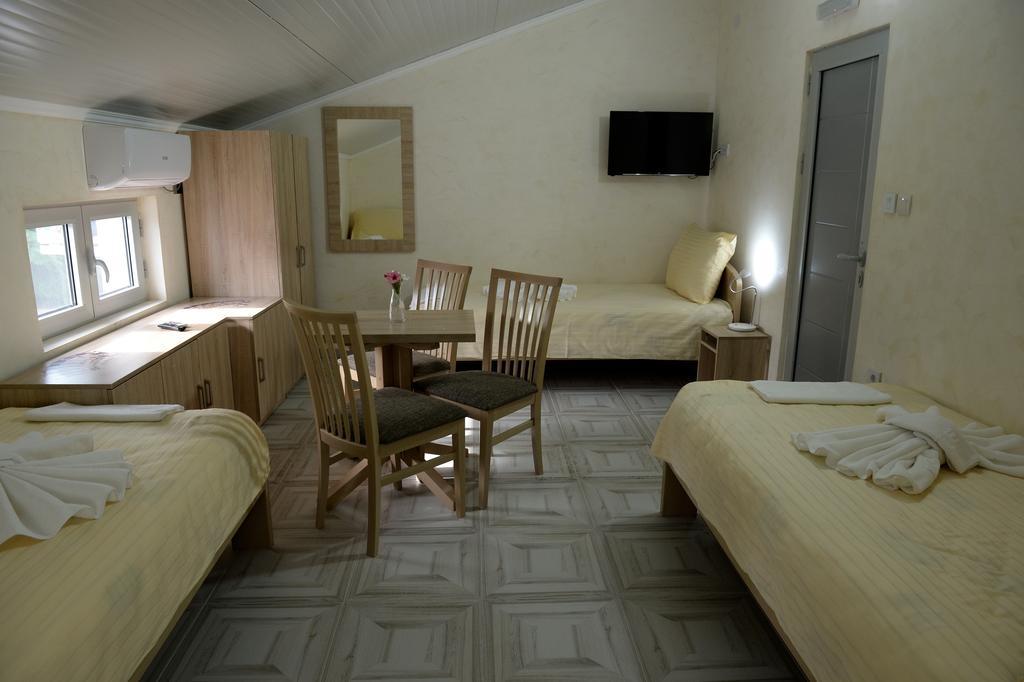 Guesthouse Dokic Leskovac  Eksteriør billede