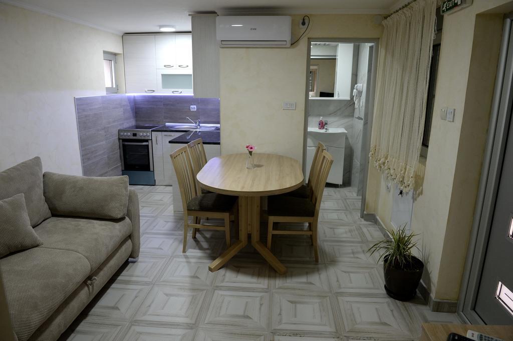 Guesthouse Dokic Leskovac  Eksteriør billede